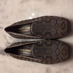 Donald J Pliner beaded Aztec design bronze leatherslip-on shoes size 6.5 NEW